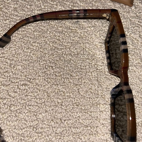 BURBERRY SUNGLASS - Picture 3 of 14